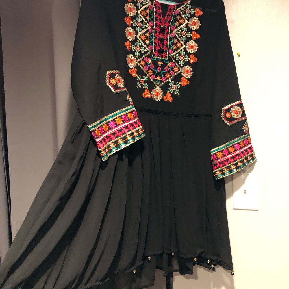 Black dress lage size emborided